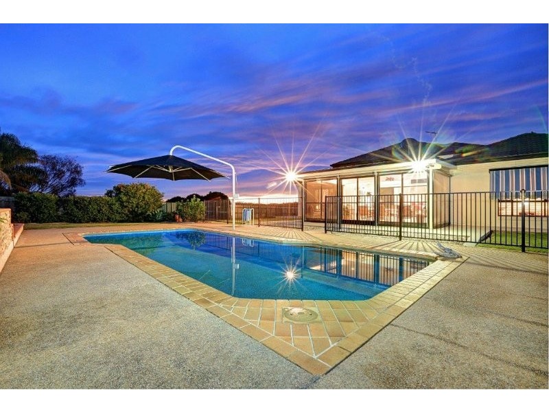 31 Coral Cove Drive, Coral Cove QLD 4670