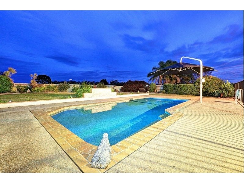 31 Coral Cove Drive, Coral Cove QLD 4670