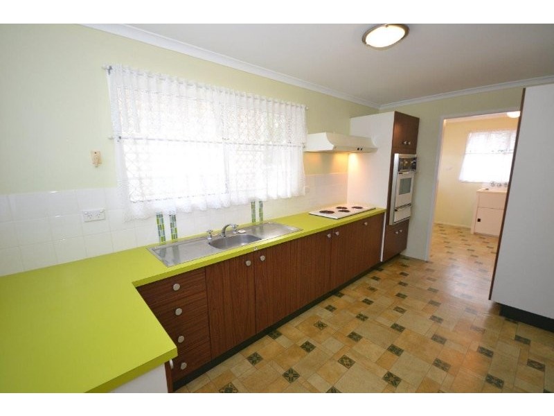 6 Twyford Street, Avoca QLD 4670