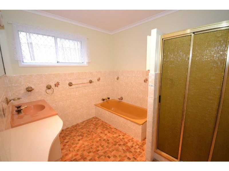 6 Twyford Street, Avoca QLD 4670