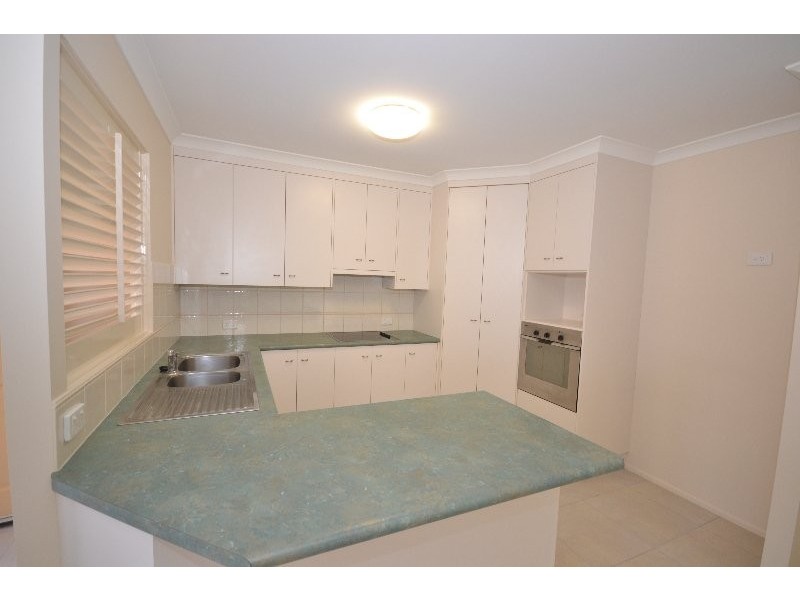 8 Regent Street, Avoca QLD 4670