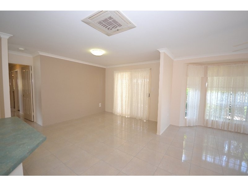 8 Regent Street, Avoca QLD 4670