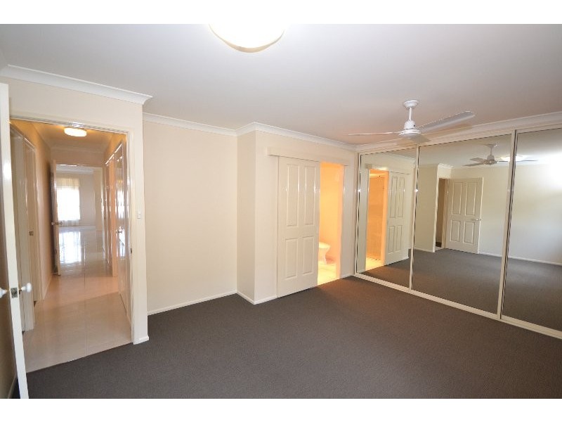 8 Regent Street, Avoca QLD 4670