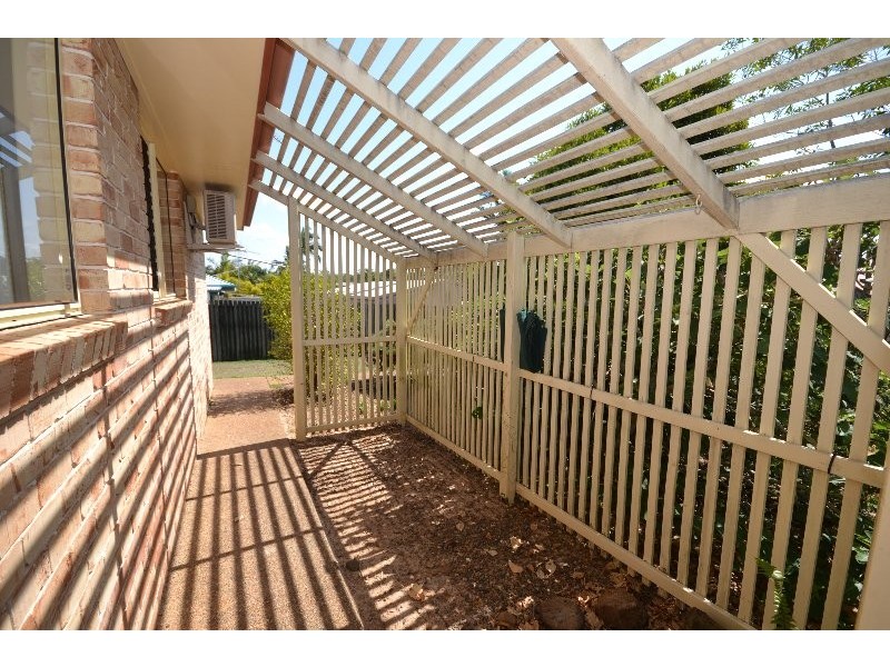 8 Regent Street, Avoca QLD 4670