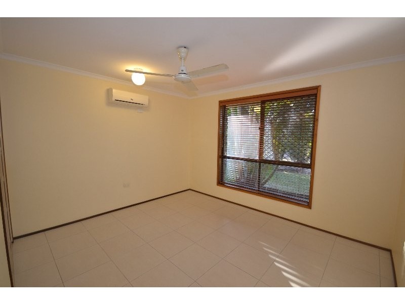 1/18a McLachlan Drive, Avenell Heights QLD 4670