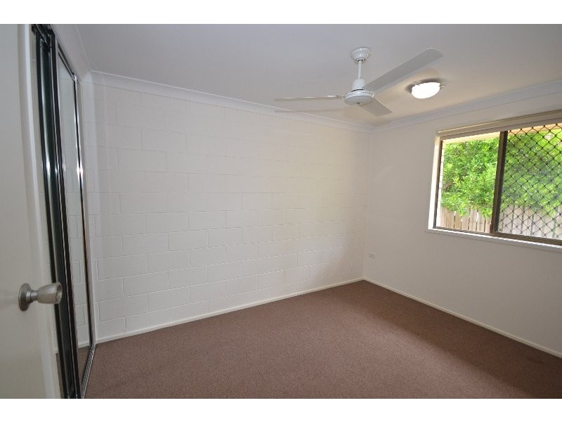2/50 Holland Street, Bargara QLD 4670