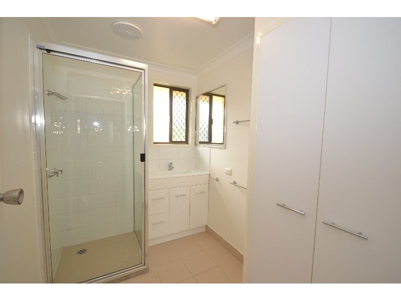 2/50 Holland Street, Bargara QLD 4670