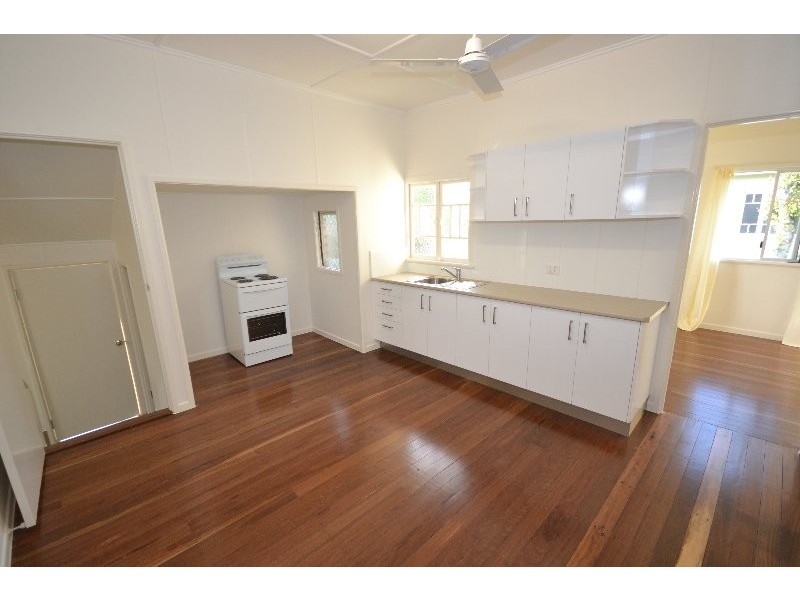 4 Collins Street, Bundaberg East QLD 4670