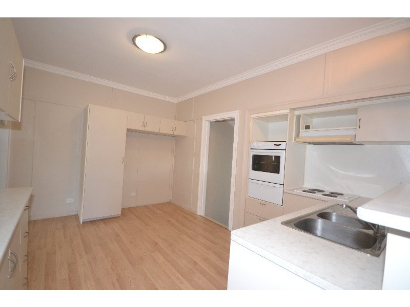 69 Water Street, Walkervale QLD 4670