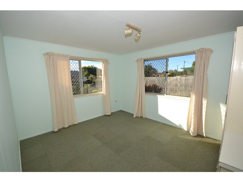 1 / 8 Logan Street, Norville QLD 4670