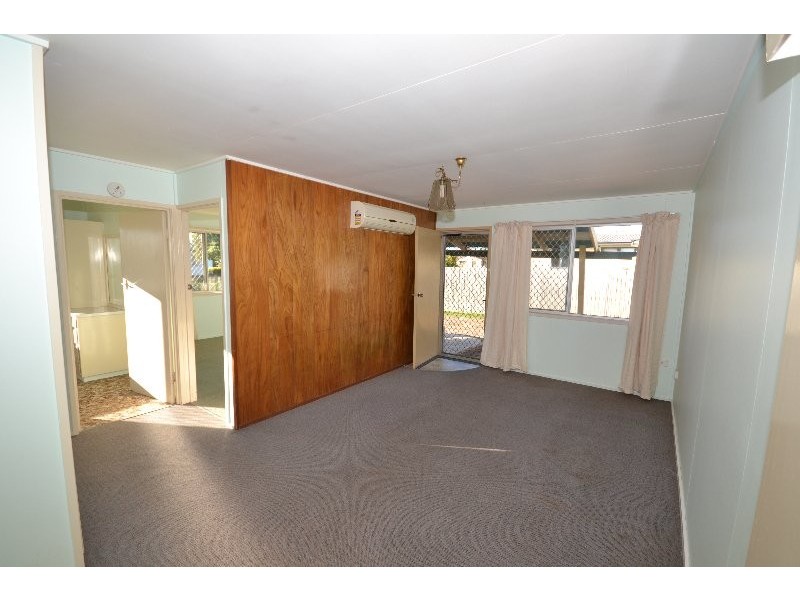 1 / 8 Logan Street, Norville QLD 4670