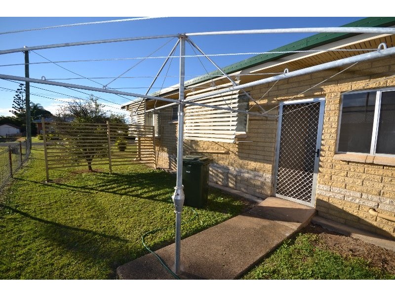 1 / 8 Logan Street, Norville QLD 4670
