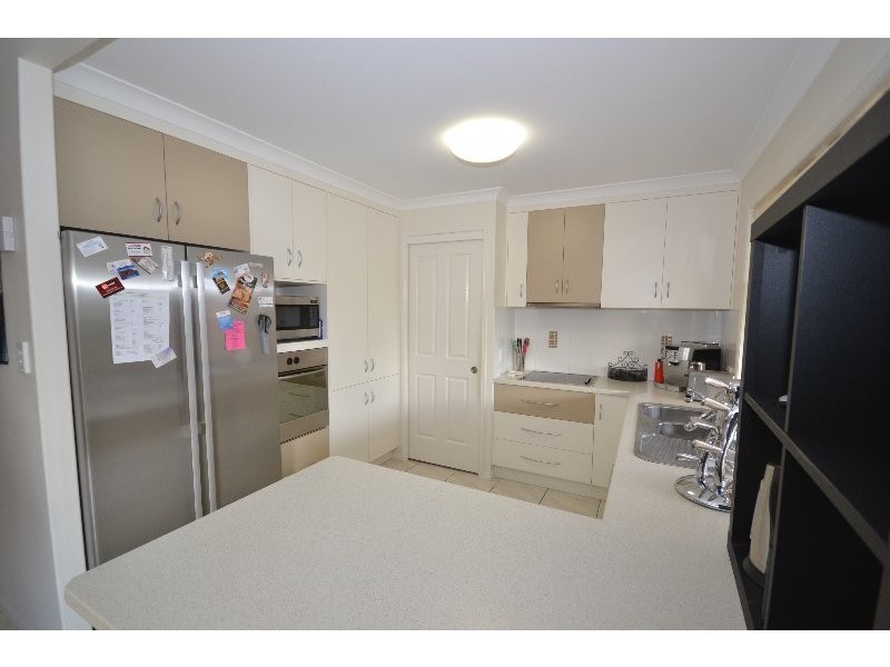 10 / 45 Thabeban Street, Avenell Heights QLD 4670