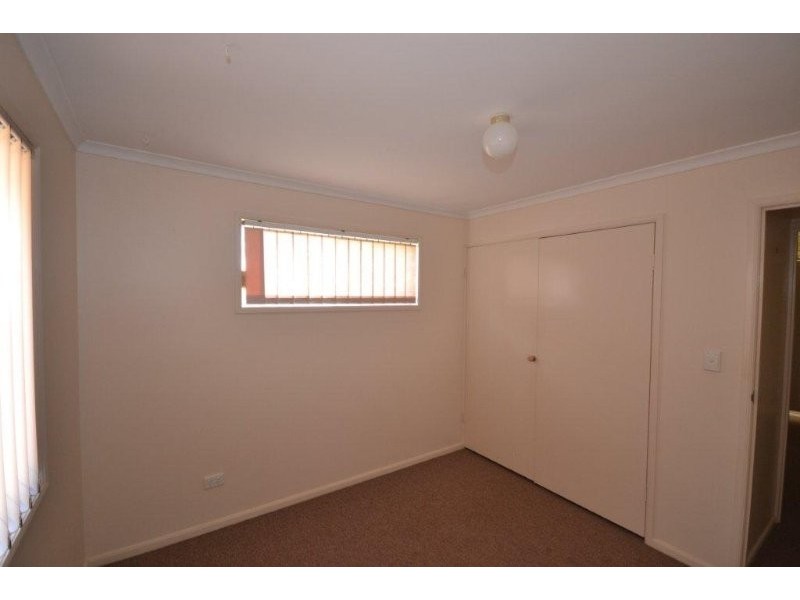 8 Pecton Place, Avenell Heights QLD 4670