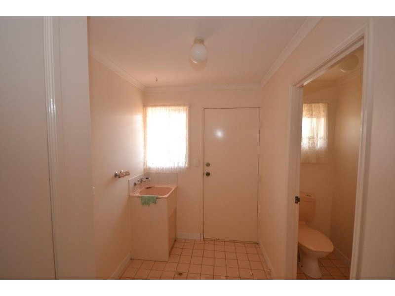 8 Pecton Place, Avenell Heights QLD 4670