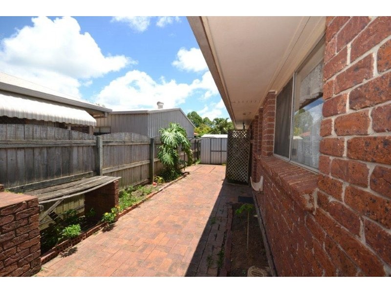 8 Pecton Place, Avenell Heights QLD 4670