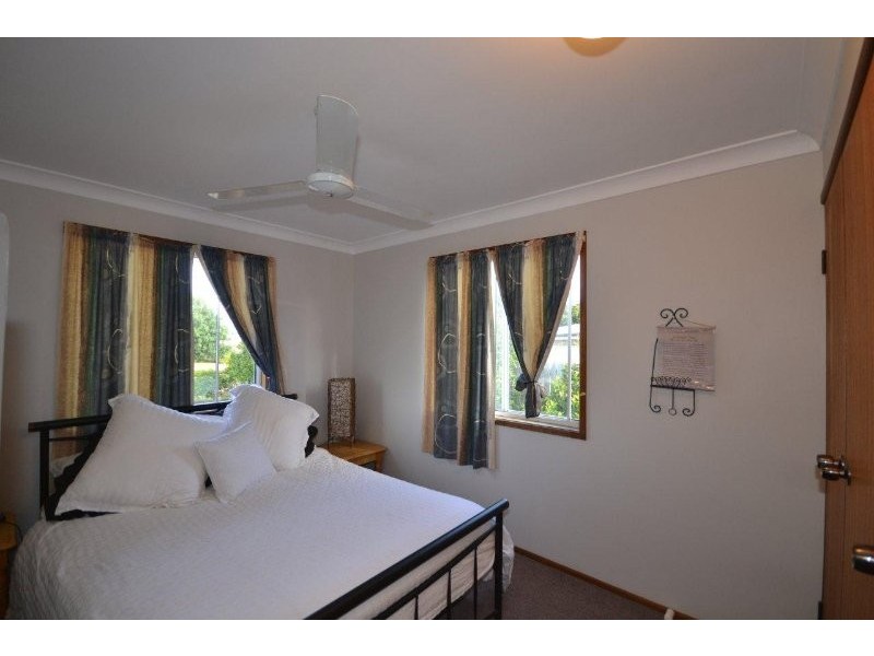 17 Welch Street, Elliott Heads QLD 4670