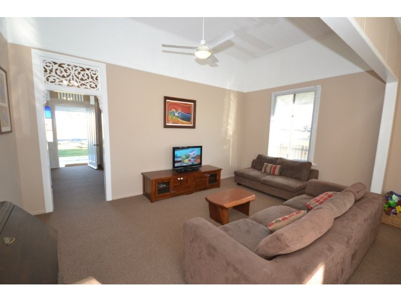 88 Welch Street, Elliott Heads QLD 4670