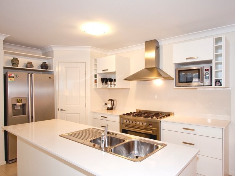 13 Stavewood Street, Meridan Plains QLD 4551