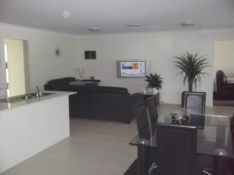 13 Stavewood Street, Meridan Plains QLD 4551