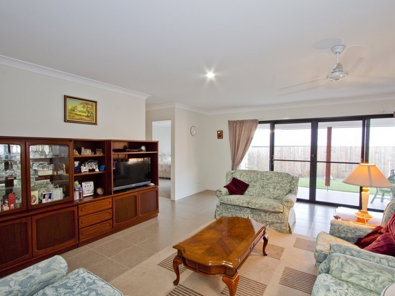 1 Kingsview Court, Little Mountain QLD 4551