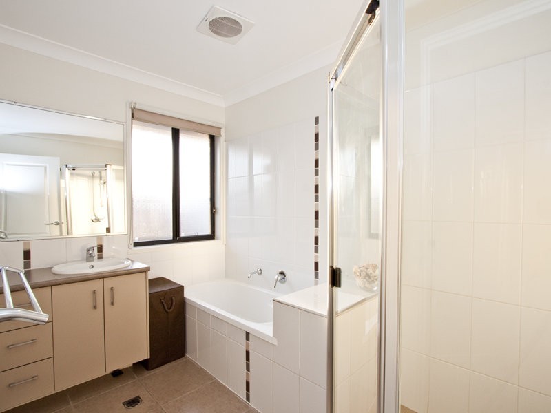 1 Kingsview Court, Little Mountain QLD 4551