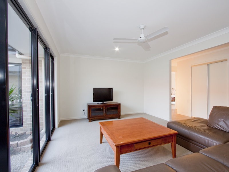 1 Kingsview Court, Little Mountain QLD 4551
