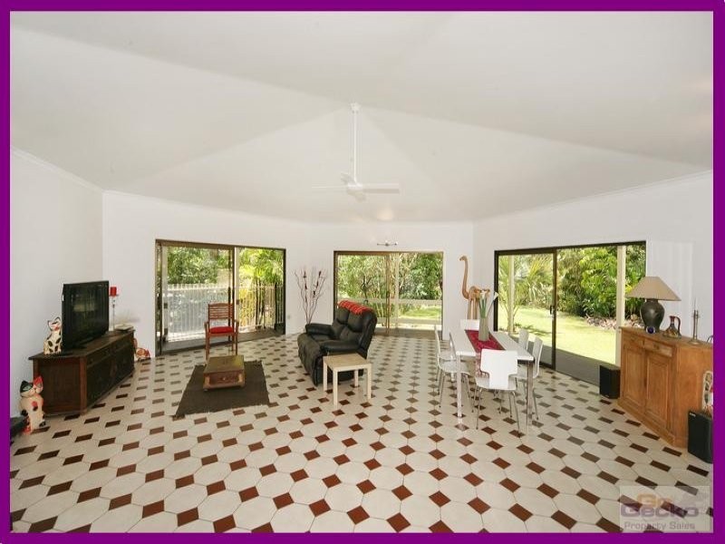 1 Tallgum Avenue, Eumundi QLD 4562