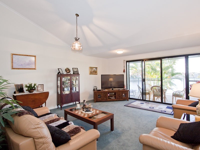 6 Silver-Gull Close, Wurtulla QLD 4575