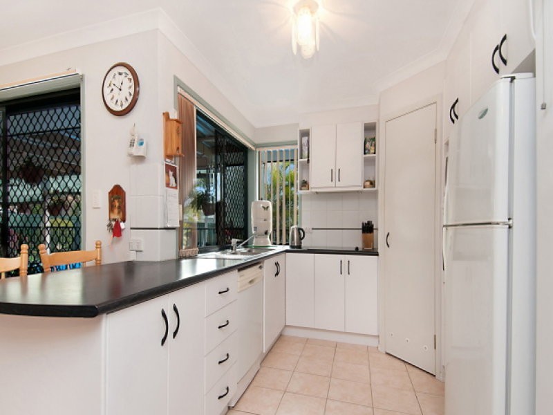28 Bellevue Drive, Little Mountain QLD 4551