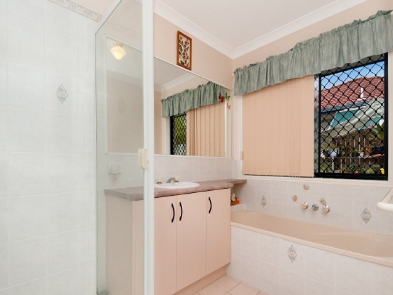 28 Bellevue Drive, Little Mountain QLD 4551