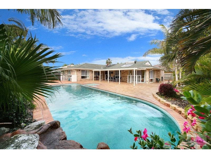 6 Carmine Court, Wurtulla QLD 4575