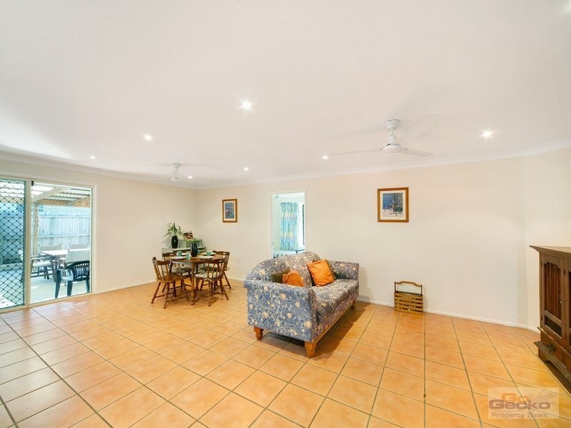 12 Heatherdale Court, Little Mountain QLD 4551