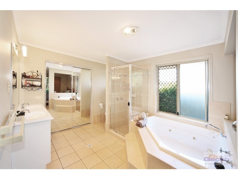 5 Cabbage Palm Court, Little Mountain QLD 4551