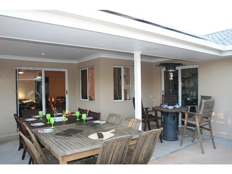 21 Springs Drive, Little Mountain QLD 4551