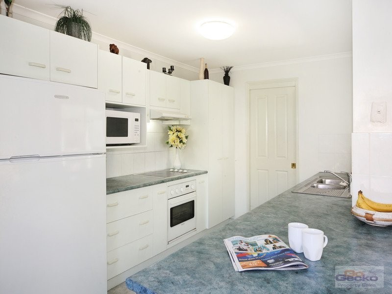 38 Lakeshore Place, Little Mountain QLD 4551