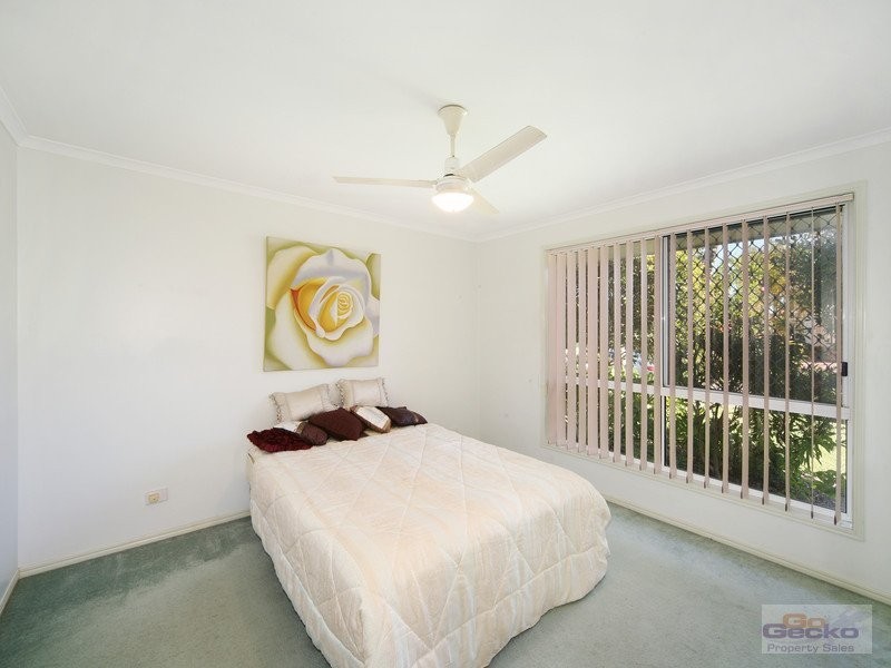 38 Lakeshore Place, Little Mountain QLD 4551