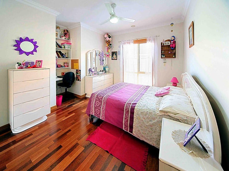 17 Waranga Close, Caroline Springs VIC 3023