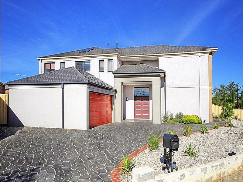 12 Clementson Drive, Caroline Springs VIC 3023