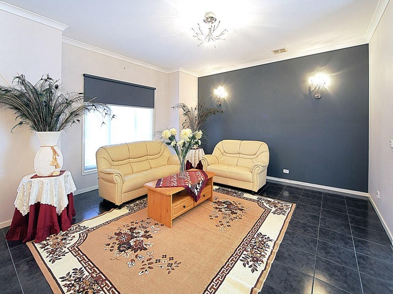 12 Clementson Drive, Caroline Springs VIC 3023