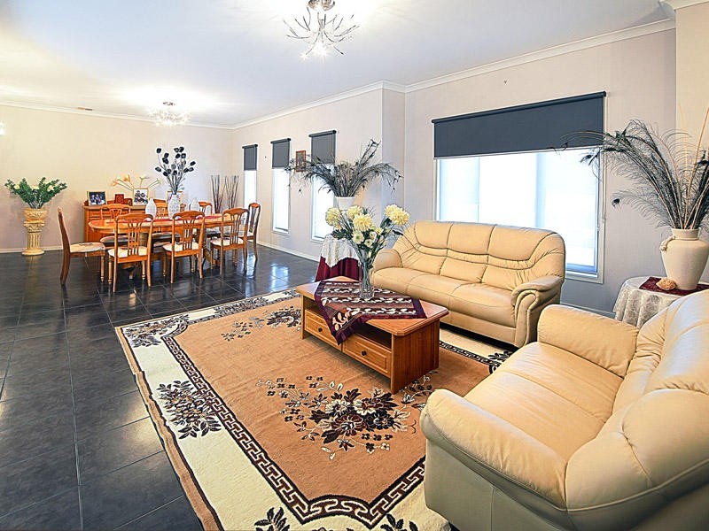 12 Clementson Drive, Caroline Springs VIC 3023