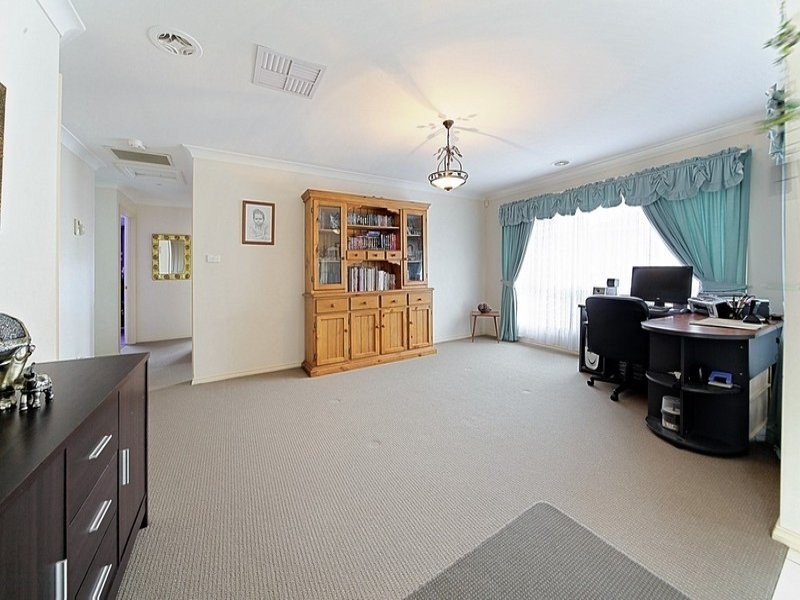 10 Watermark Way, Point Cook VIC 3030