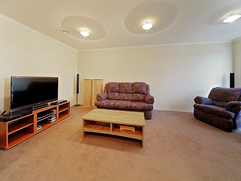 11 Gosford Rd, Wyndham Vale VIC 3024