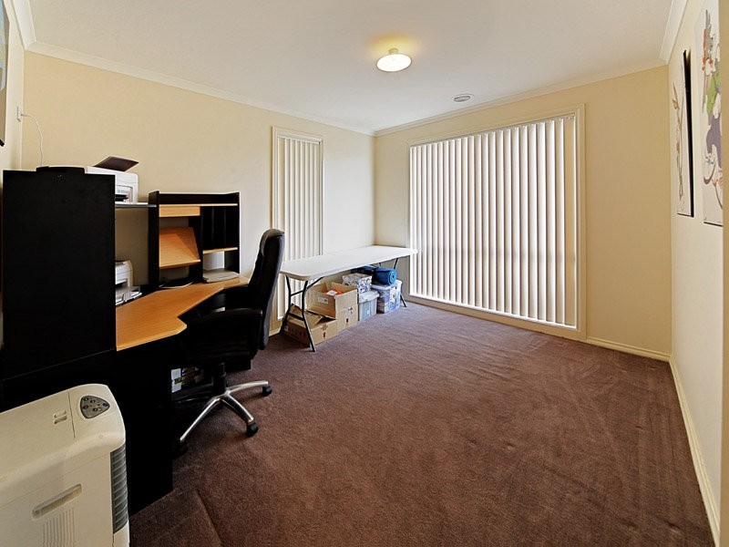 11 Gosford Rd, Wyndham Vale VIC 3024