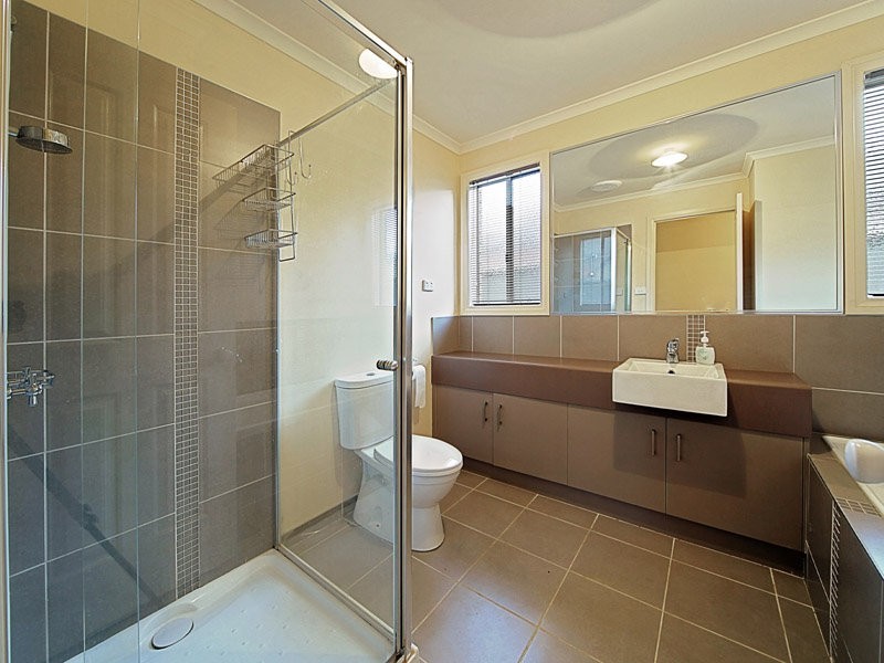11 Gosford Rd, Wyndham Vale VIC 3024