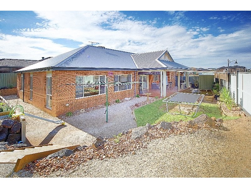 22 Goodenia Way, Caroline Springs VIC 3023
