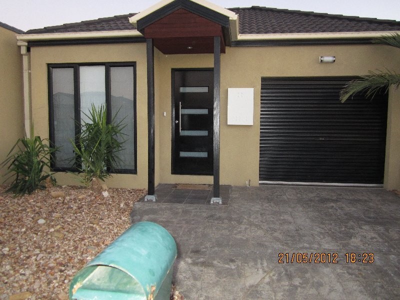 2-35 Jade Way, Hillside VIC 3037