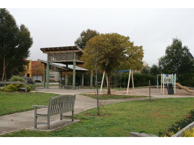 3 Scotsburn Place, Caroline Springs VIC 3023