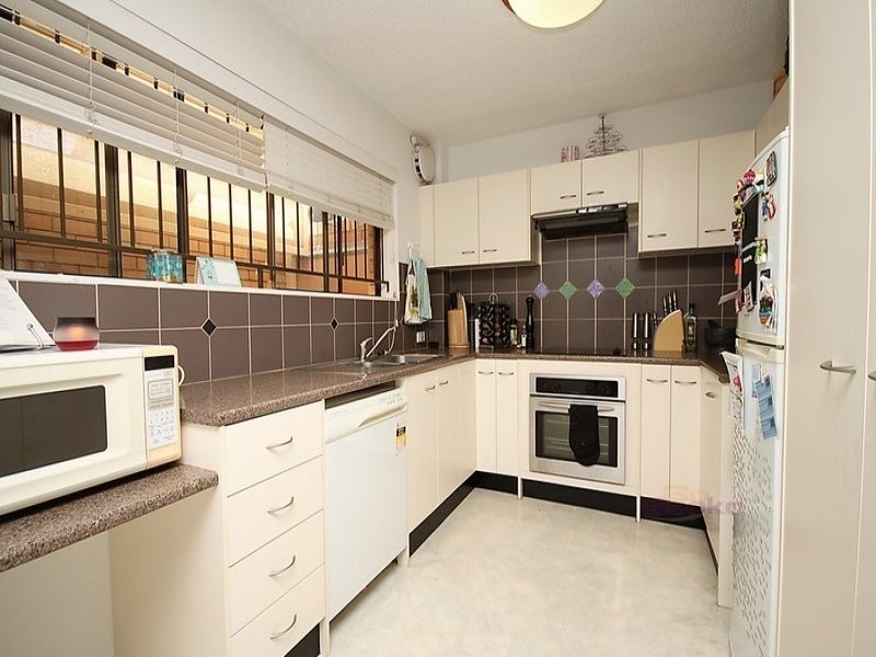 2/30 Whish Street, Windsor QLD 4030