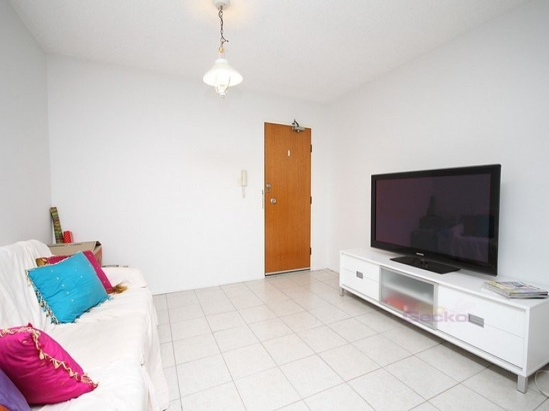 2/30 Whish Street, Windsor QLD 4030